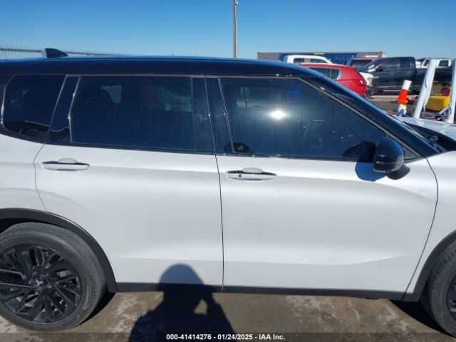 Mitsubishi Outlander SEL 2023_