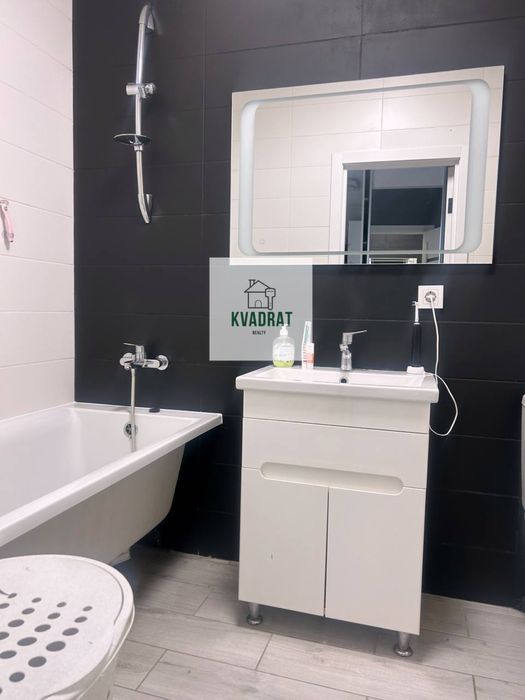 Продам 1-кімнатну квартиру з ремонтом і меблями у новому будинку