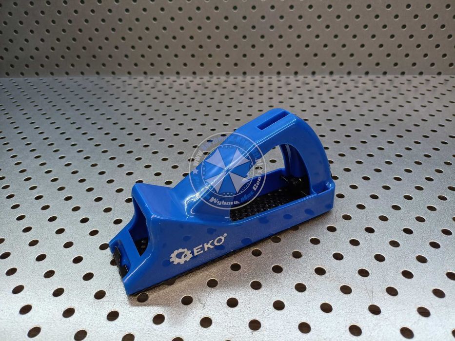 Strug – tarnik do płyt kartonowo-gipsowych 140x40mm  strug do płyt