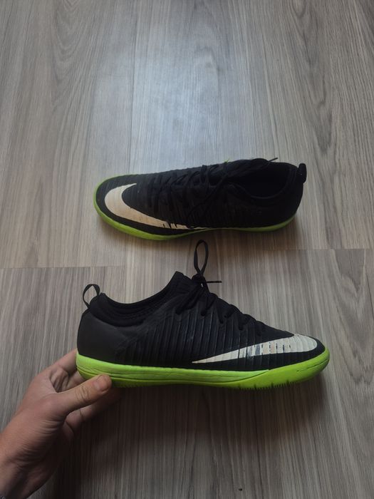 Професійні футзалки Nike Mercurial