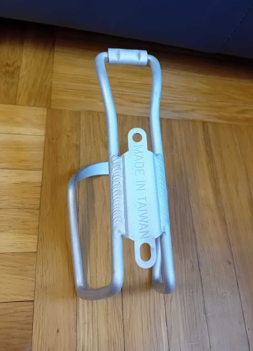 Retro koszyk, uchwyt na bidon rowerowy kolor srebrny mat ,aluminiowy.