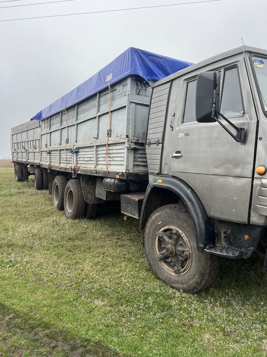 Камаз з причепом