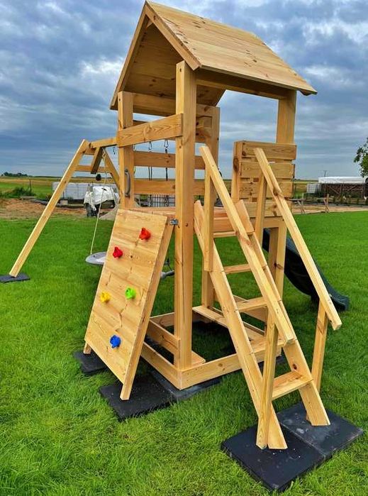 Drewniany plac zabaw dla dzieci domek huśtawka ślizg bocianie 9X9