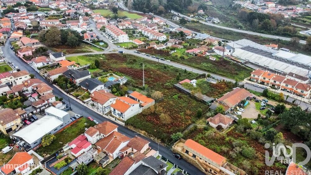 Terreno em Vila de Cucujães