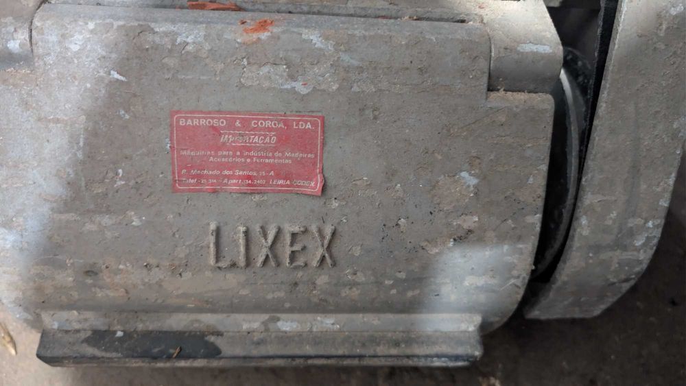 Máquina de Afagar Lixex