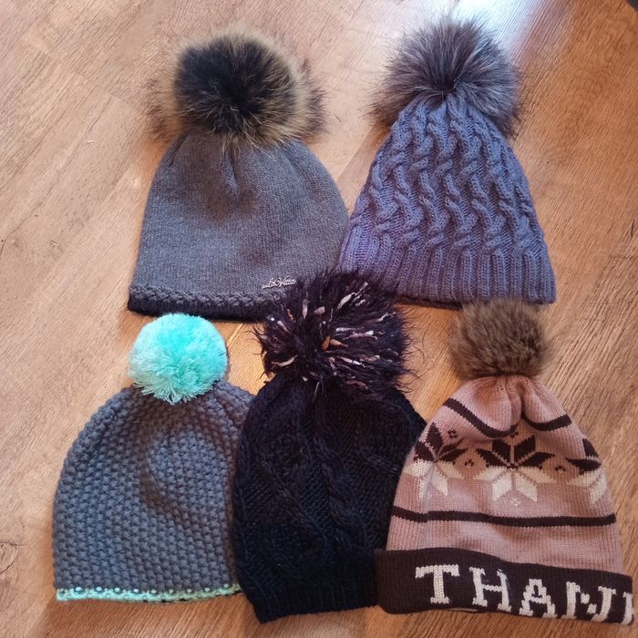 Шапки теплые разные, перчатки