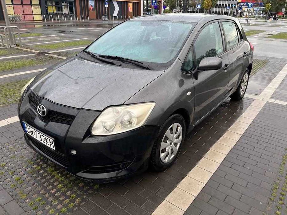 Toyota Auris 1.33 I Salon Polska