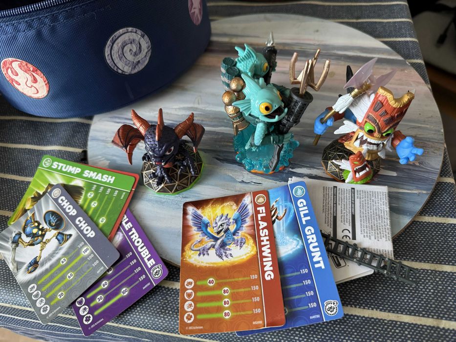 Skylanders xbox 360 pokrowiec plus figurki
