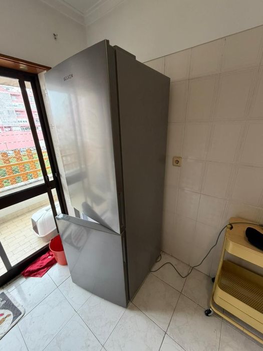 Frigorífico combinado BECKEN 323L