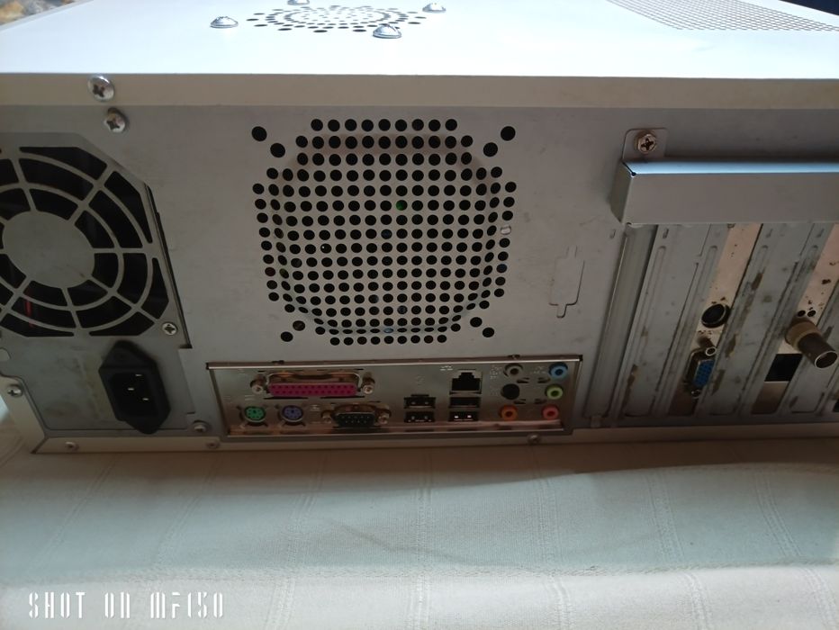 Продам ПК. Sempron 2600+ 1.5гб. 350w. Windows 7.