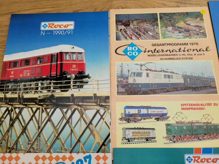 Katalogi modelarskie Roco H0 pociągi