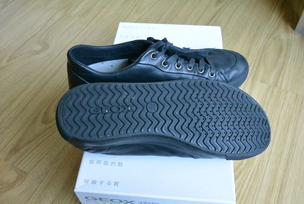 Sapatilhas em pele Geox