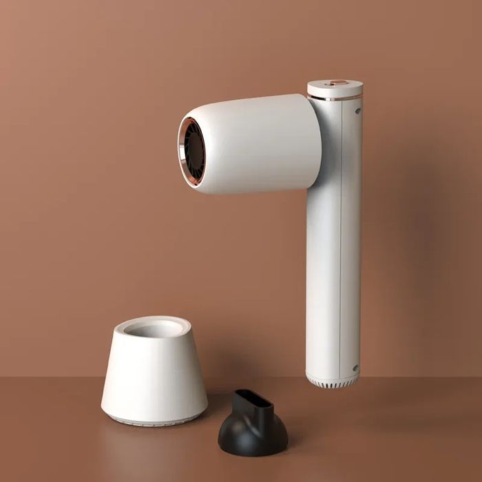 Аккумуляторный фен для волос.