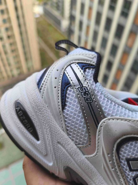 Damskie trampki New Balance 530, białe i szare, rozmiar 40