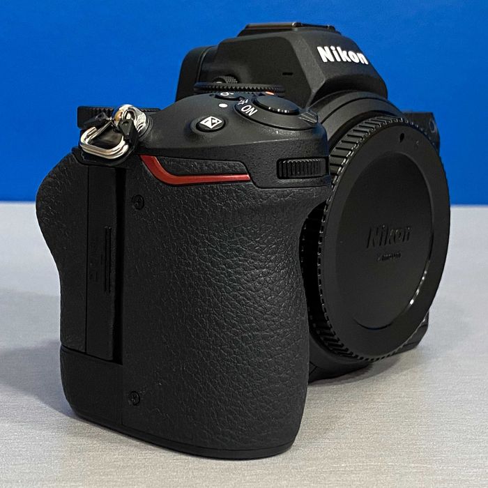 Nikon Z5 (Corpo) - 24.3MP