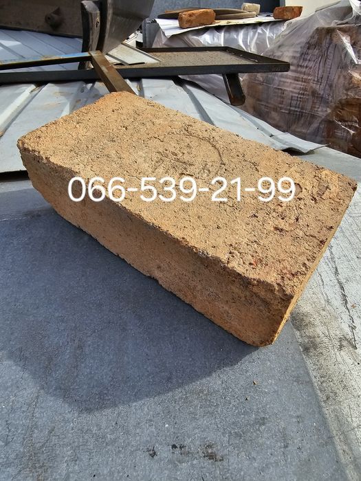 Кирпич вогнетривкий , шамотний