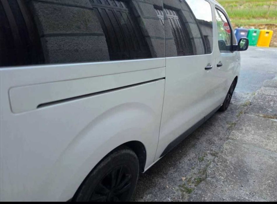 Peugeot Expert Traveller