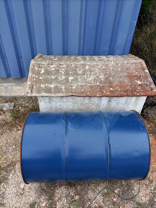 (Barraca)  Casota para cão