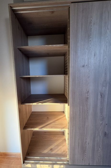 Komplet solidnych mebli