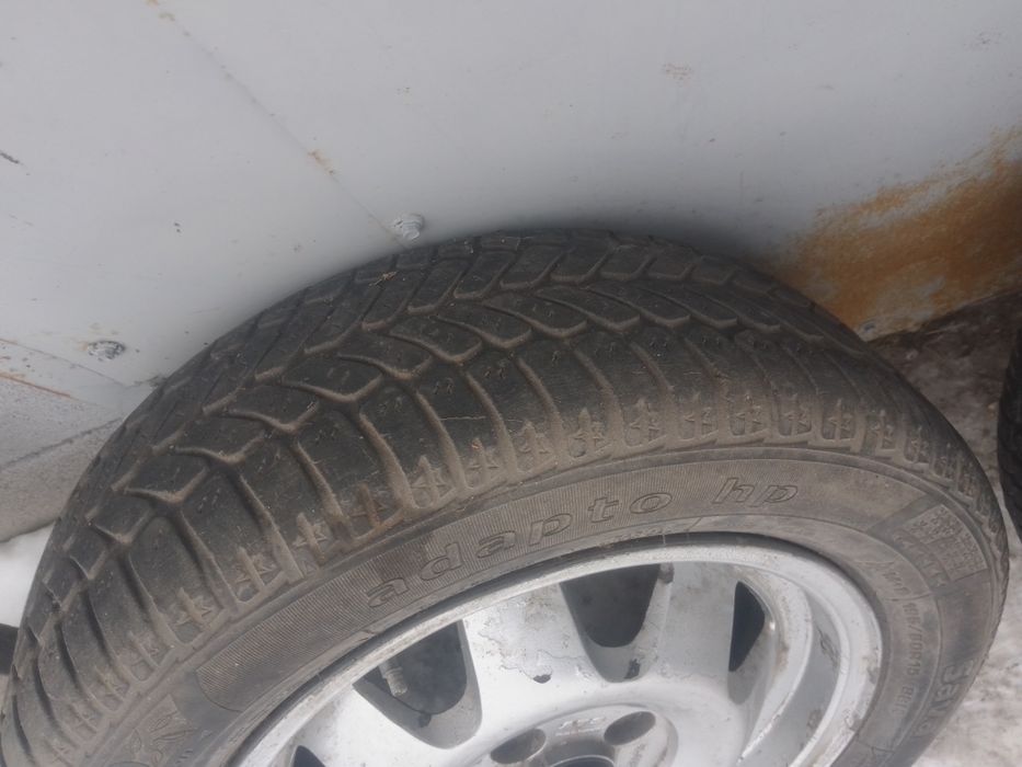 Продам тітани 4.100 R15. зимовою резиною