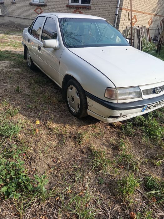 OPEL VECTRA 1990 VIN W0L000087L5231171 фото оголошення 2 з 16