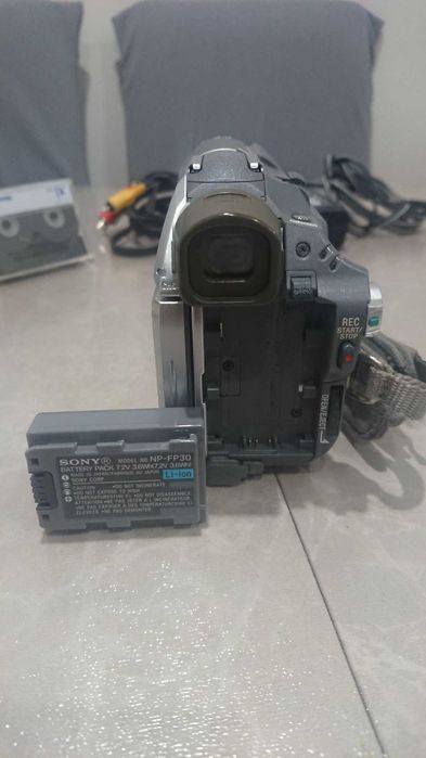 Видеокамера Sony Handycam DCR-HC17E PAL (Коробка, полный комплект. Механика 10/10!)
