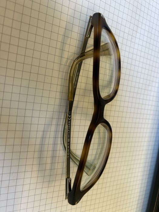 Tommy hilfiger okulary i etui polecam