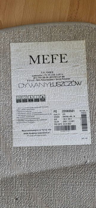 Szary okrągły dywan