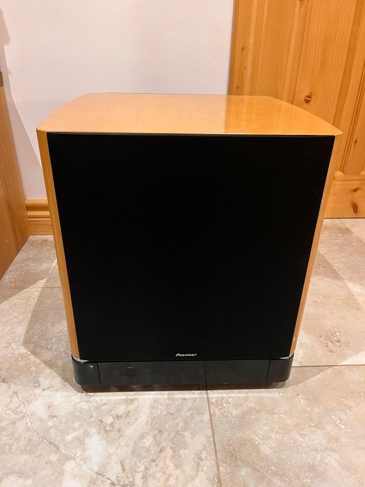 Zestaw kolumn do kina domowego