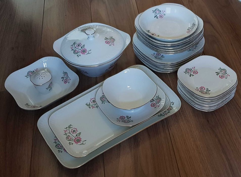 Wielki serwis obiadowy Millenium, porcelana Wawel, 28 elementów