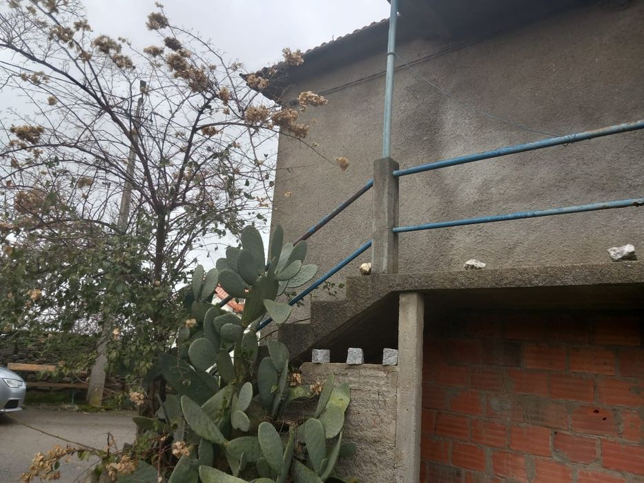 Vende-se Casa com Anexos e Quintal. APROVEITE AGORA.