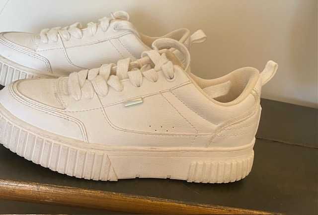 Ténis Zara Casual brancos. Desportivos !