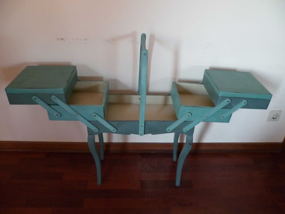 Movel de arrumaçao de costureira vintage