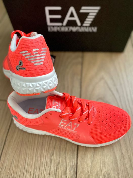 Нові оригінальні кросівки Emporio Armani EA7