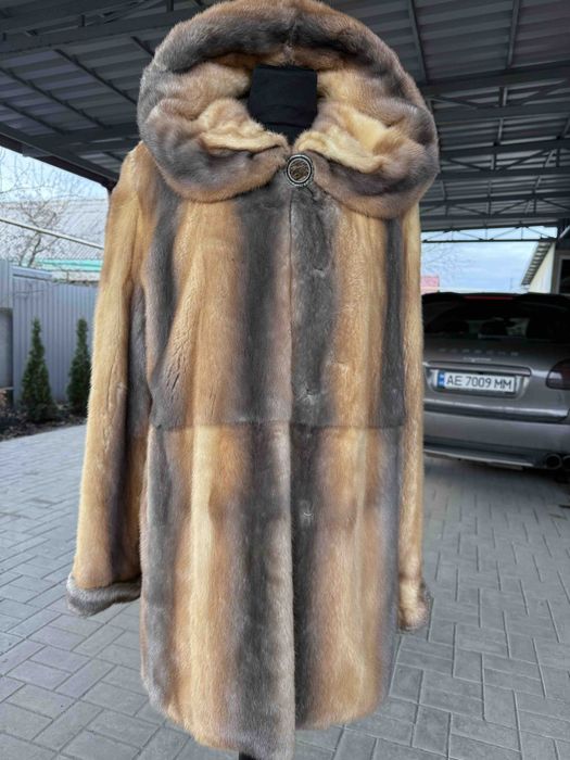 Шуба норковая натуральный мех. 48 рамер.