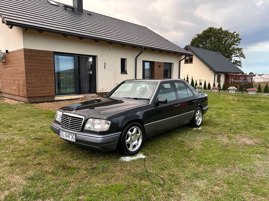 Mercedes-Benz W124