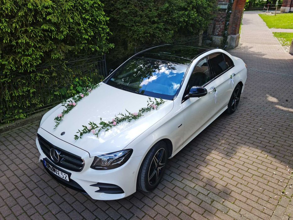 Auto do ślubu Mercedes CLA dekoracja gratis samochód wynajem