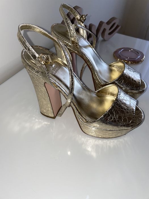 Sandalias de salto tam 37