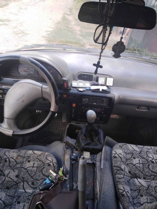 Продам нісан ваннето 2.3