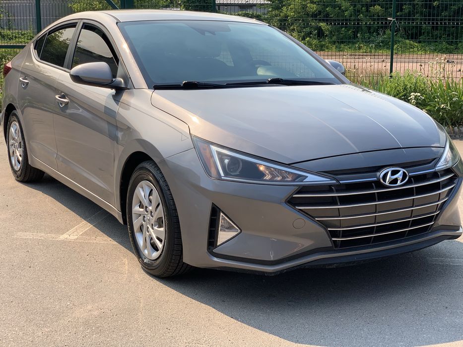Hyundai Elantra 2019 року, об’єм двигуна 2.0 бензин, коробка автомат.