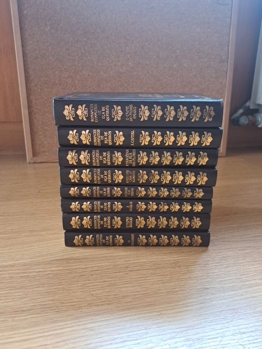 Livro "O Mandarim Alves & CA o Conde de Abranhos" de Eça de Queirós