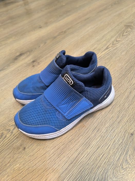 Кросівки  дуже зручні і легенькі