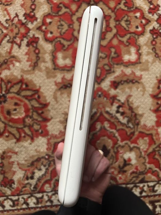 Продам Macbook (макбук)