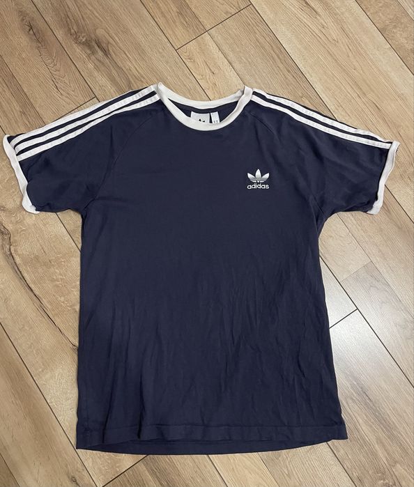 Синя футболка Adidas унісекс, розмір М.