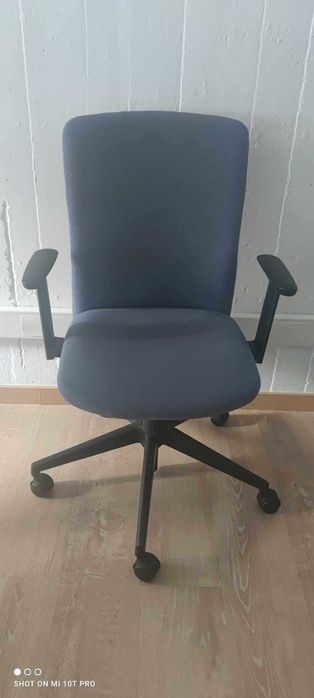 Mobiliário lindo para a casa e escritório