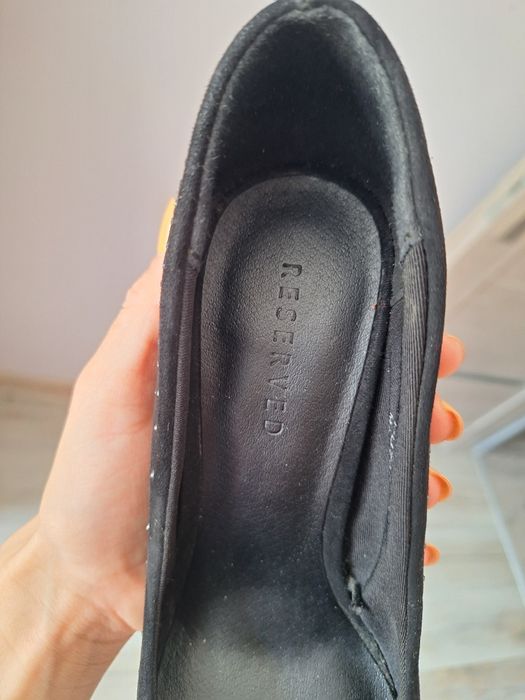 Czarne zamszowe szpilki z kryształkami reserved 36