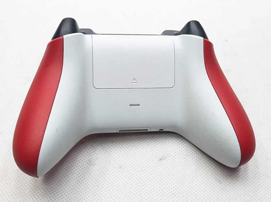 Kontroler Pad Model 1914 Xbox Series / Xbox one/ PC / Czerwony