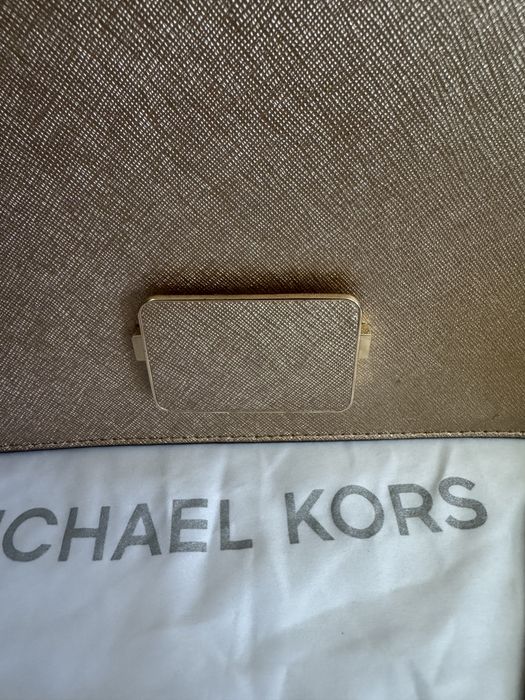 Mala Michael Kors