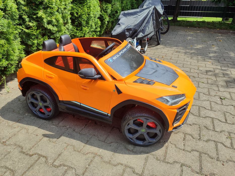 Autko elektryczne Lamborghini urus pomarańczowy