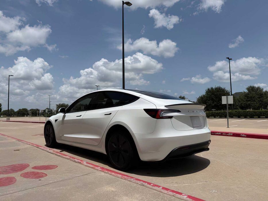 Tesla Model 3      2026
